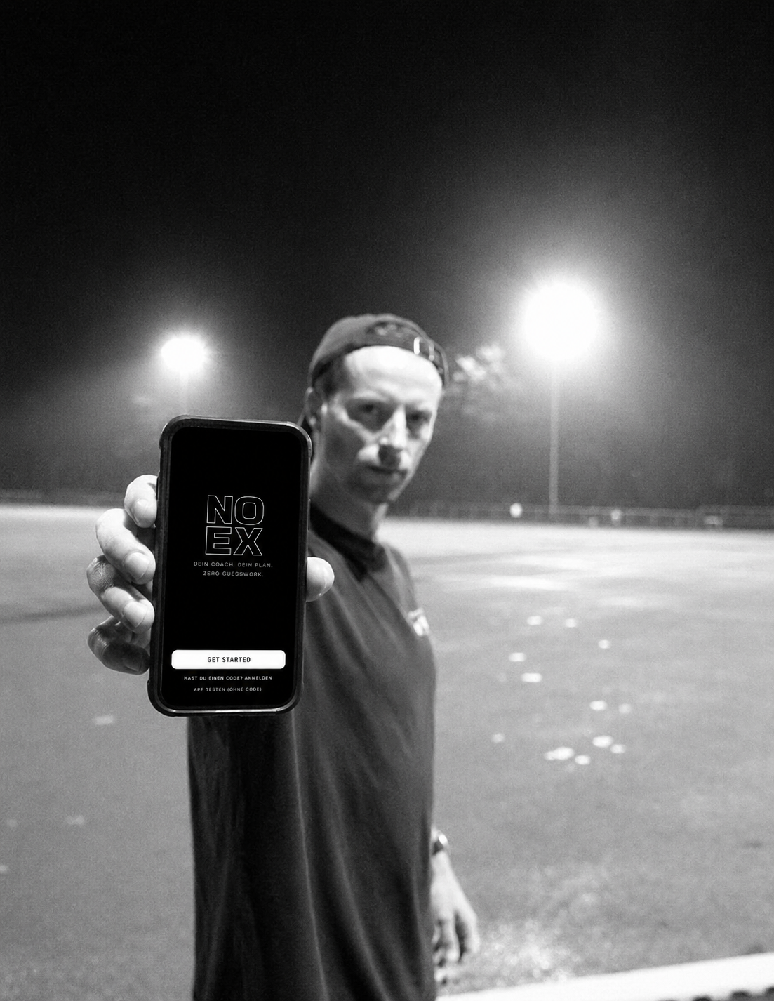 NO EX — die App in der Hand